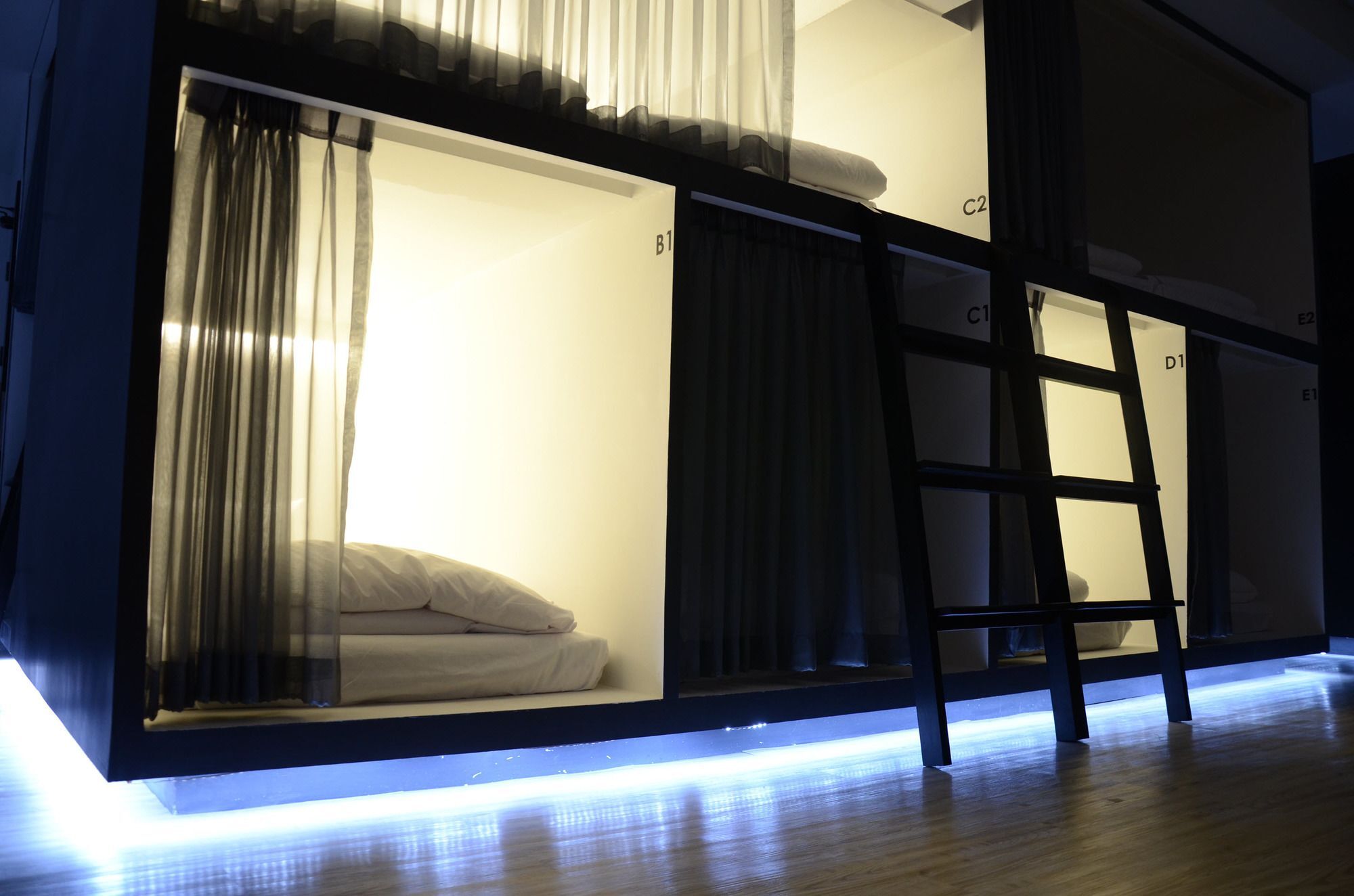 3 Howw Hostel At Sukhumvit 21 Bangkok Kültér fotó