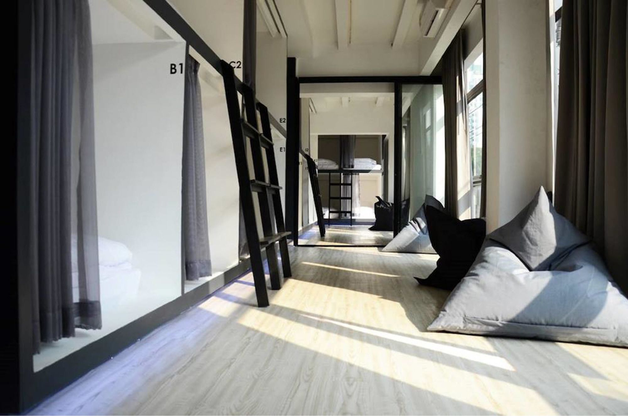 3 Howw Hostel At Sukhumvit 21 Bangkok Kültér fotó